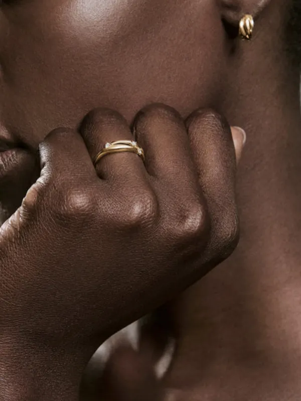 Sparkling Twisted Ring