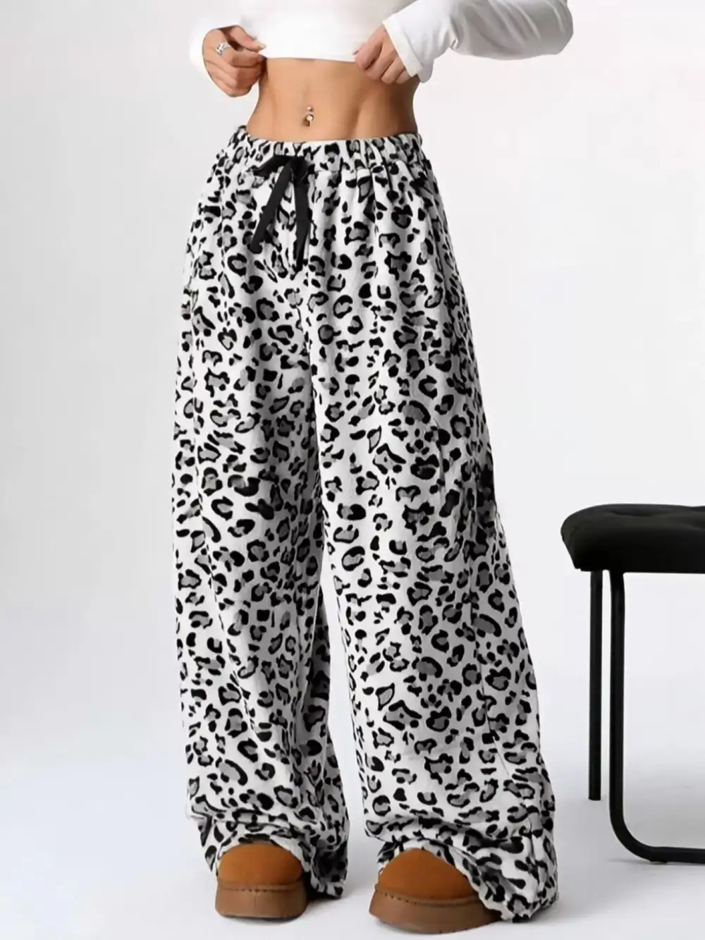 Relaxed Drawstring Wide Leg Pants