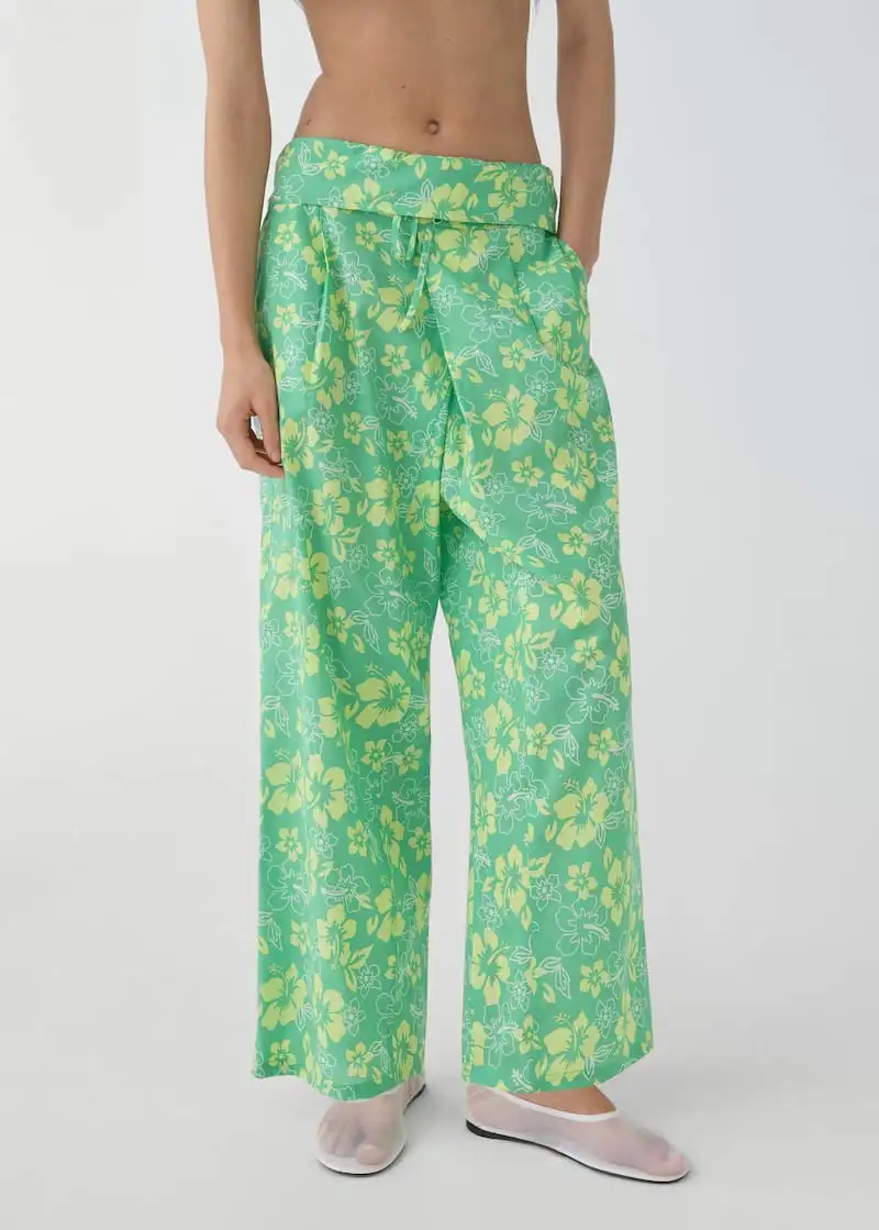 Printed pants with turn-up waist