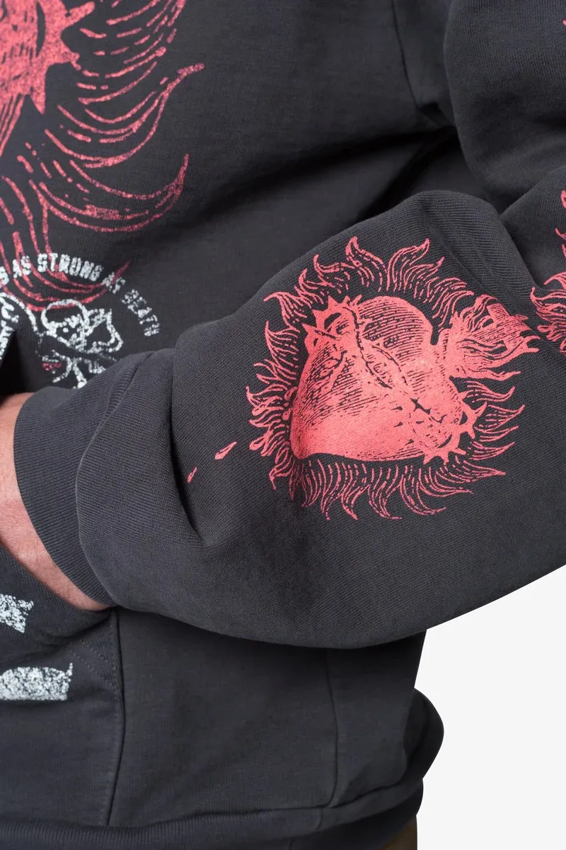 CARBON BLACK HEART GRAPHIC HOODIE