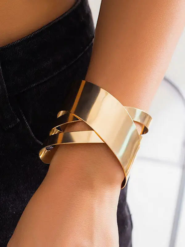 Contemporary Openwork Geometric Alloy Bracelet