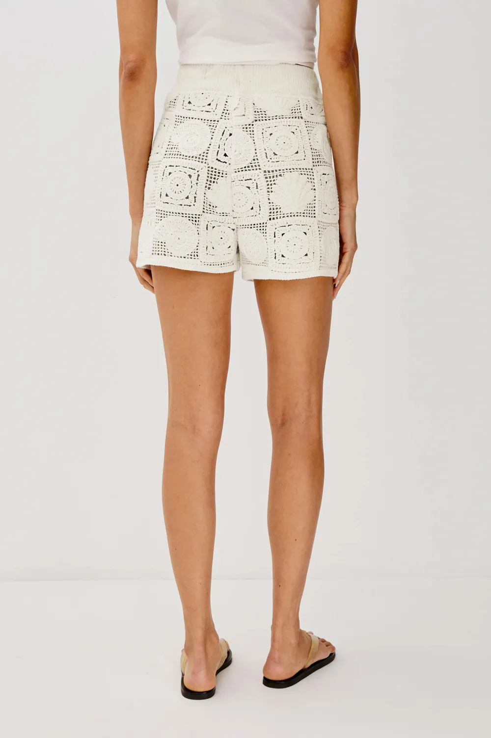 Rounded Art Pattern Shorts