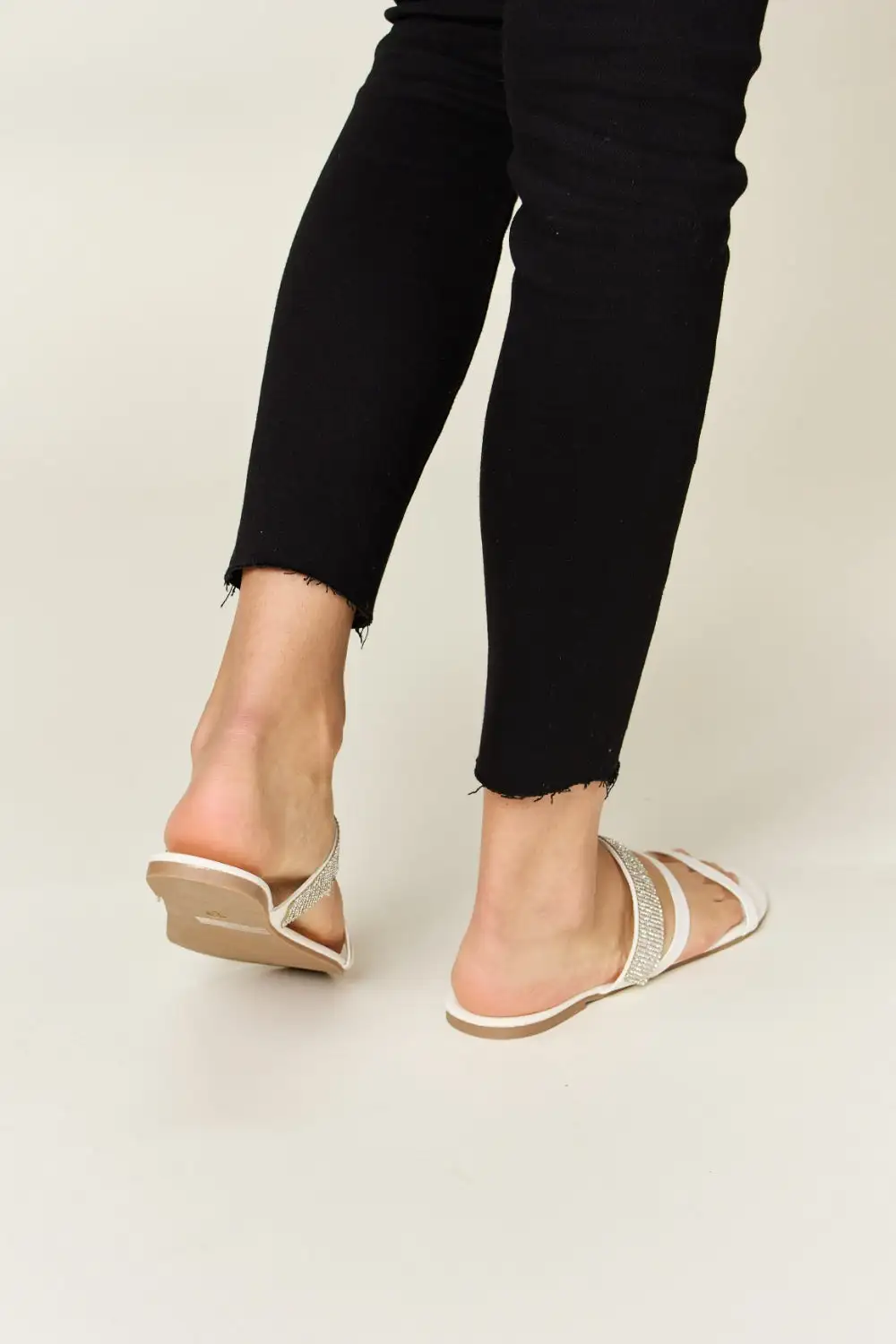 Easygoing Flats Rhinestone Sandals
