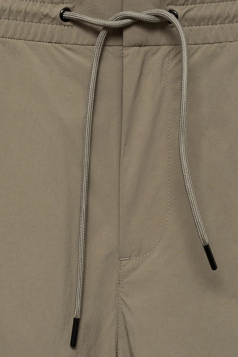Daily Water-Repellent Shorts With Drawstring