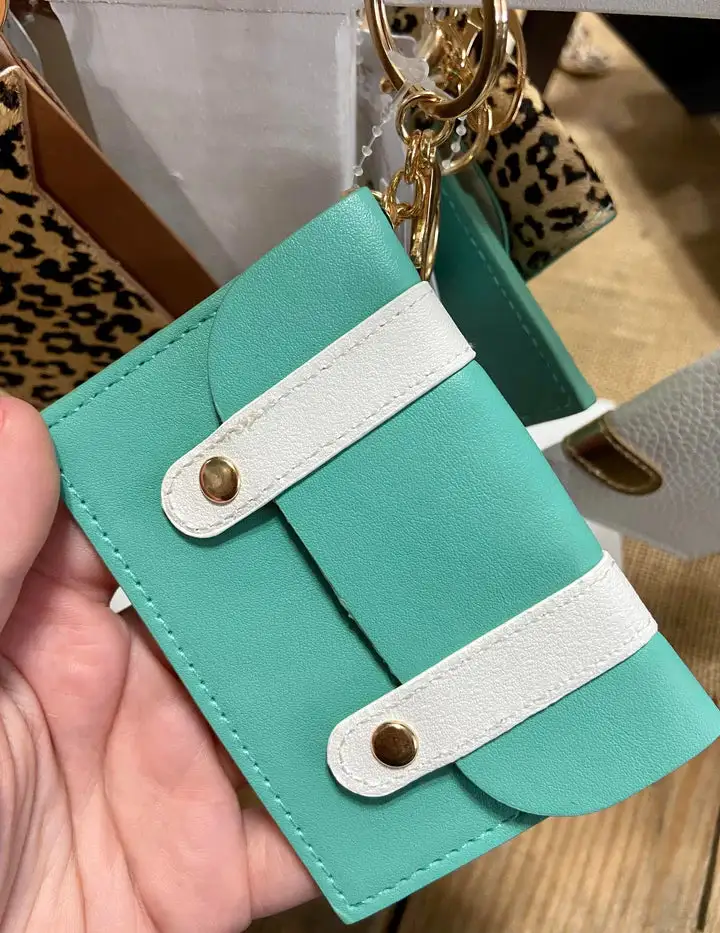 Effortless Laidback Wallet