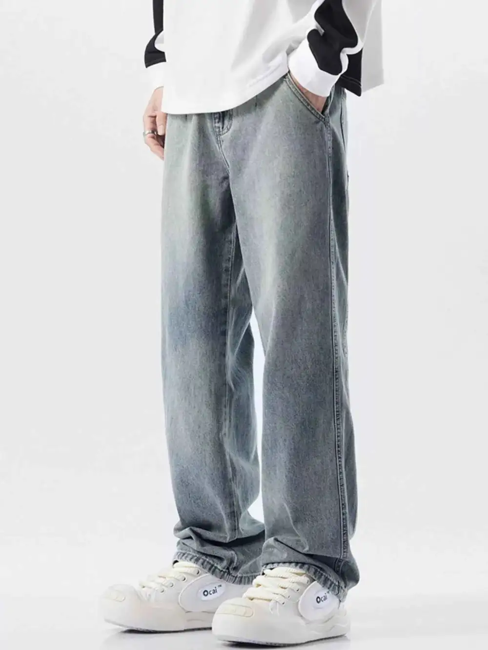 Modern Wash Relaxed Fit Jeans