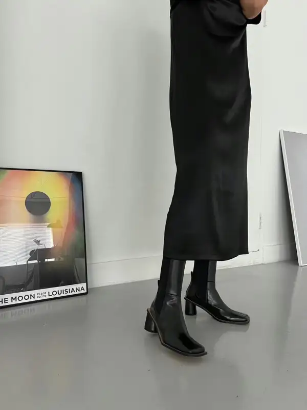 Versatile Structured Faux Leather Everyday Boots