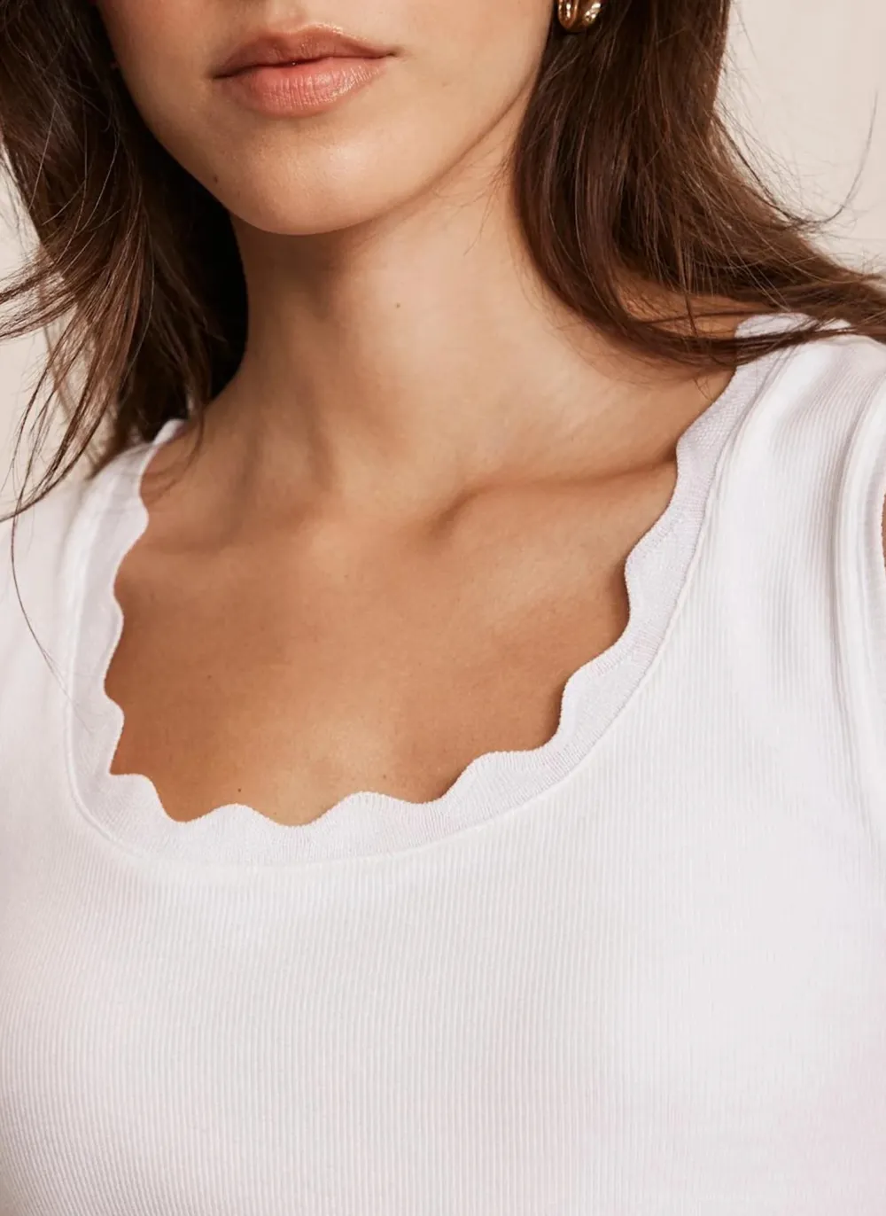 Casual Style Scallop Trim Vest
