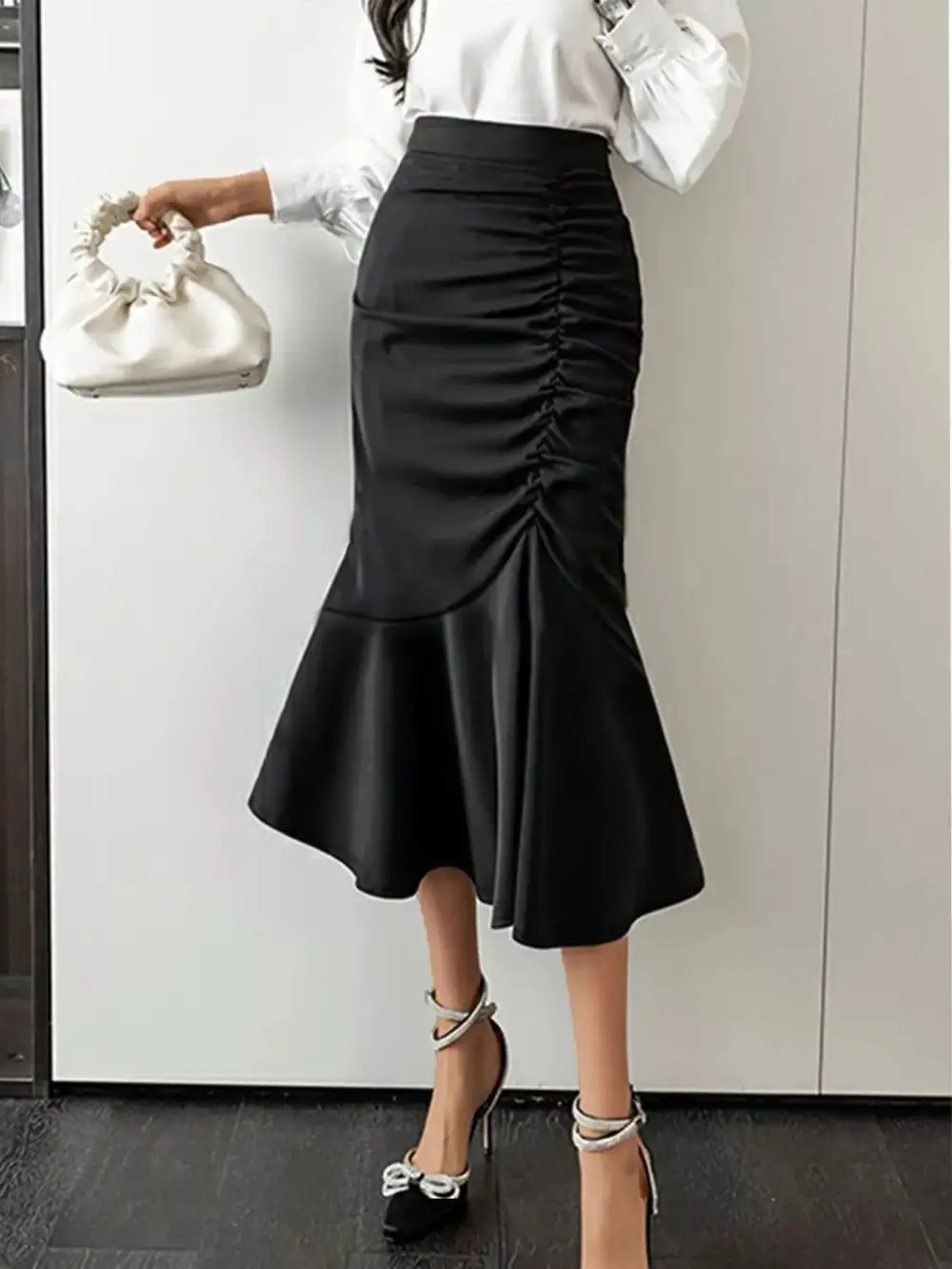 Trim Tidy Ruched Skirt