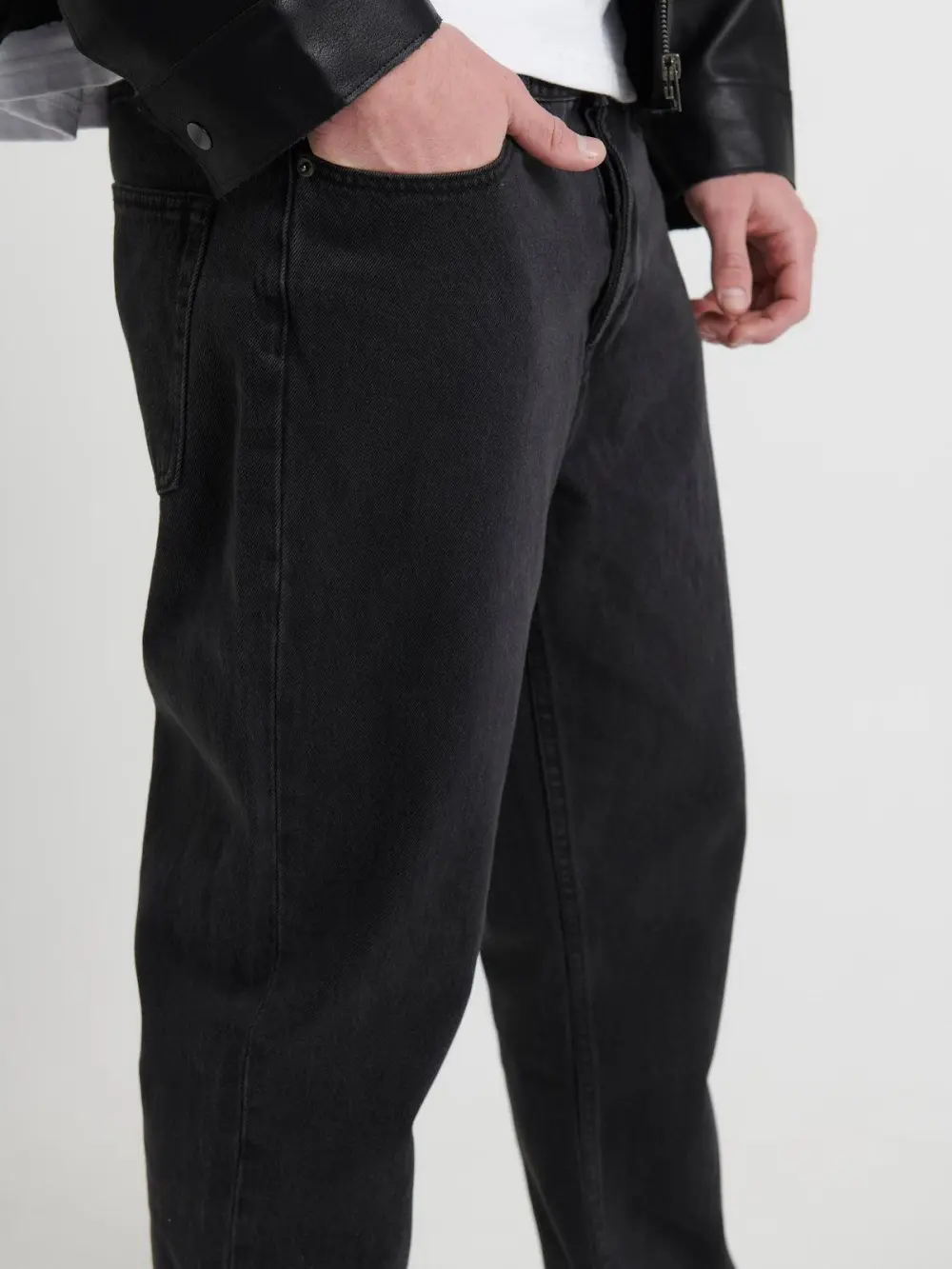 Simple And Daily Comfortable Black Denim