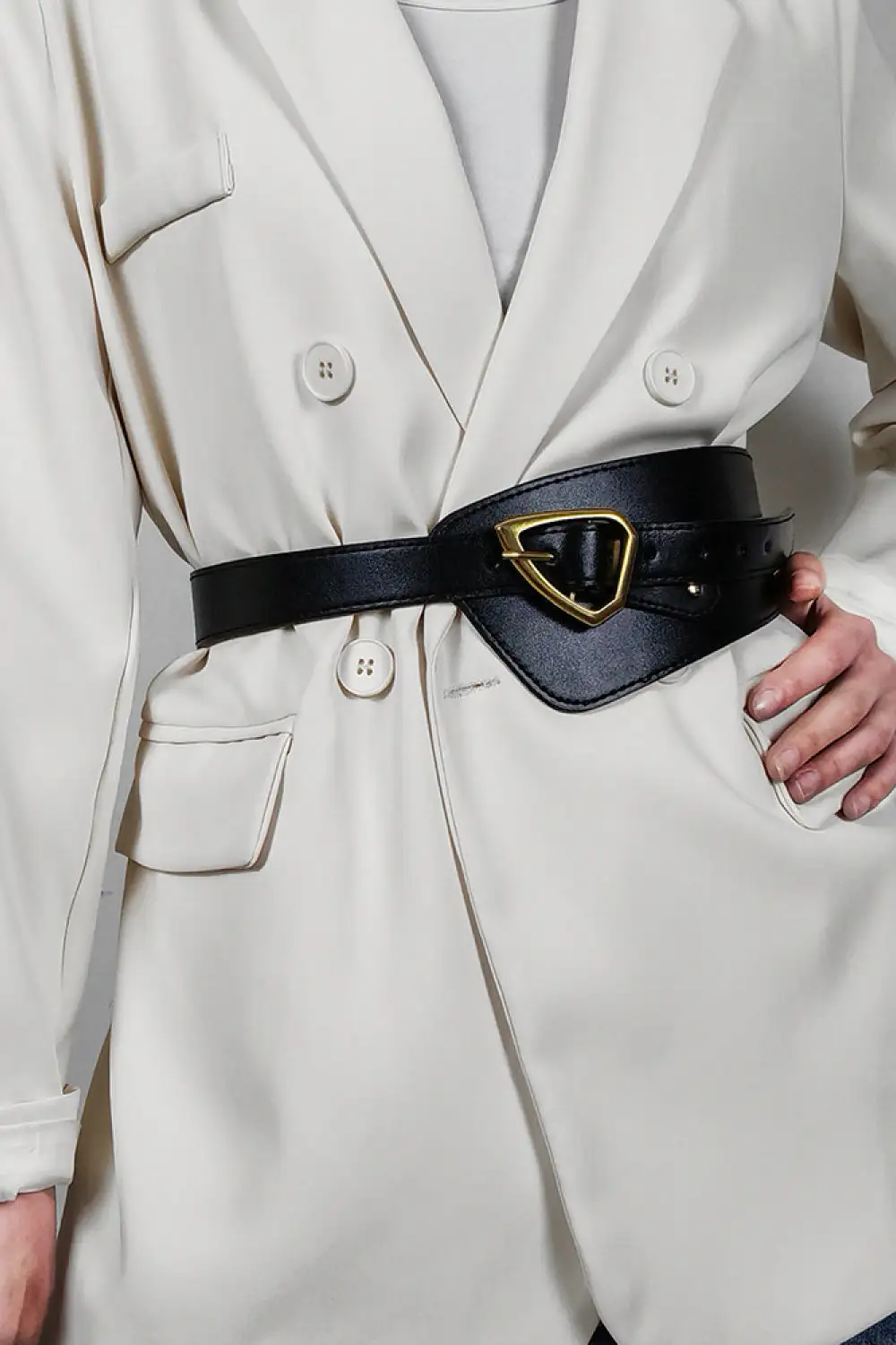 Sculpted Faux Leather Belt