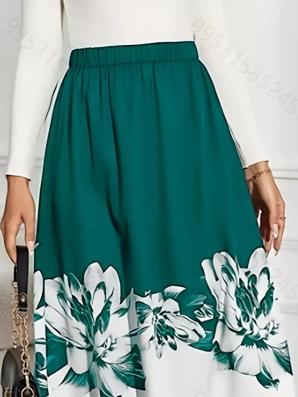 Minimal Line Printed Detail Skirt
