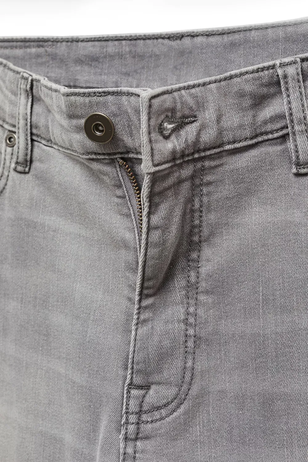 Daily Skinny-Fit Jeans