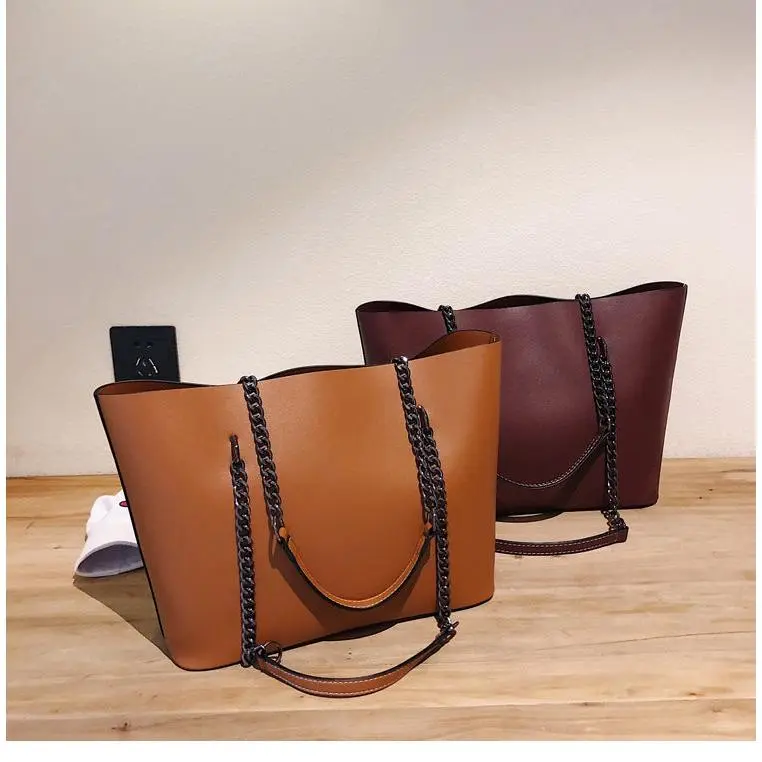 Structured Roomy Chain Strap Tote Bag
