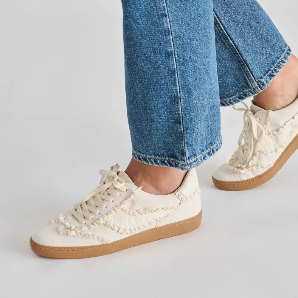 Lace Lace Up Low Top Sneakers