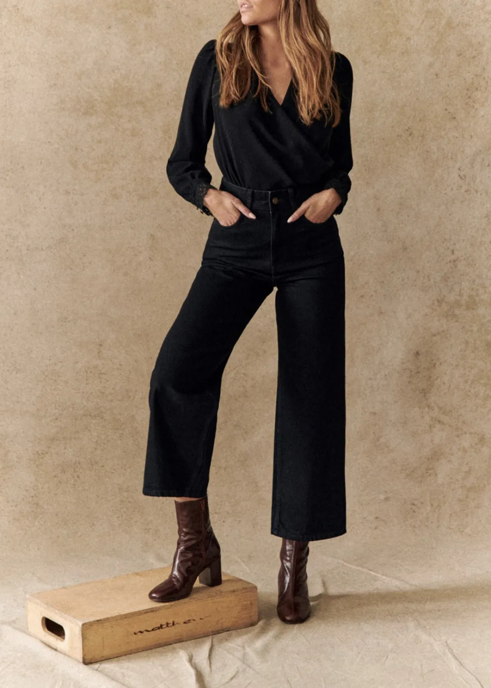 Wide-Leg Pocket Bootcut Cropped Trousers