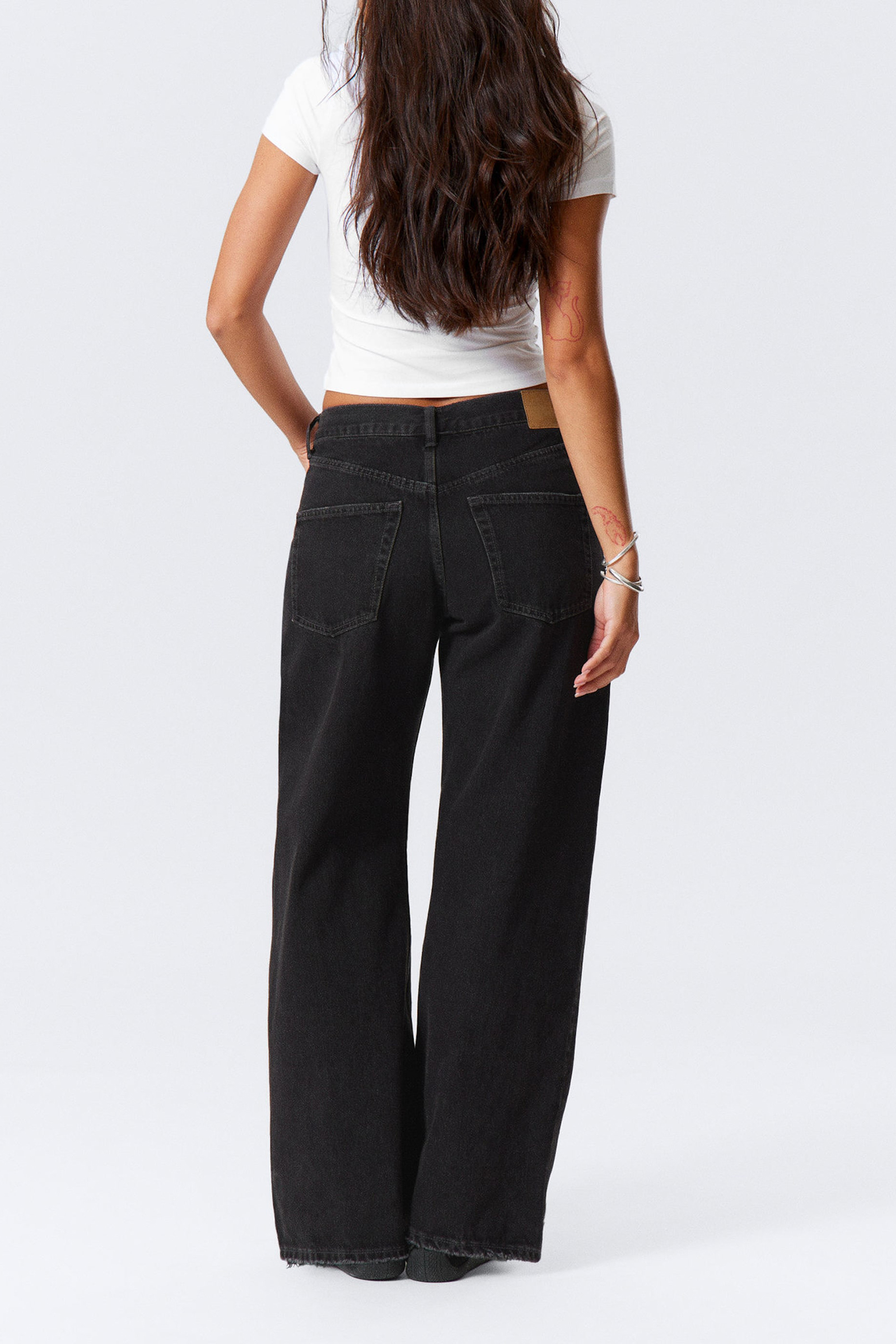 Pocketed Barrel Leg Jeans