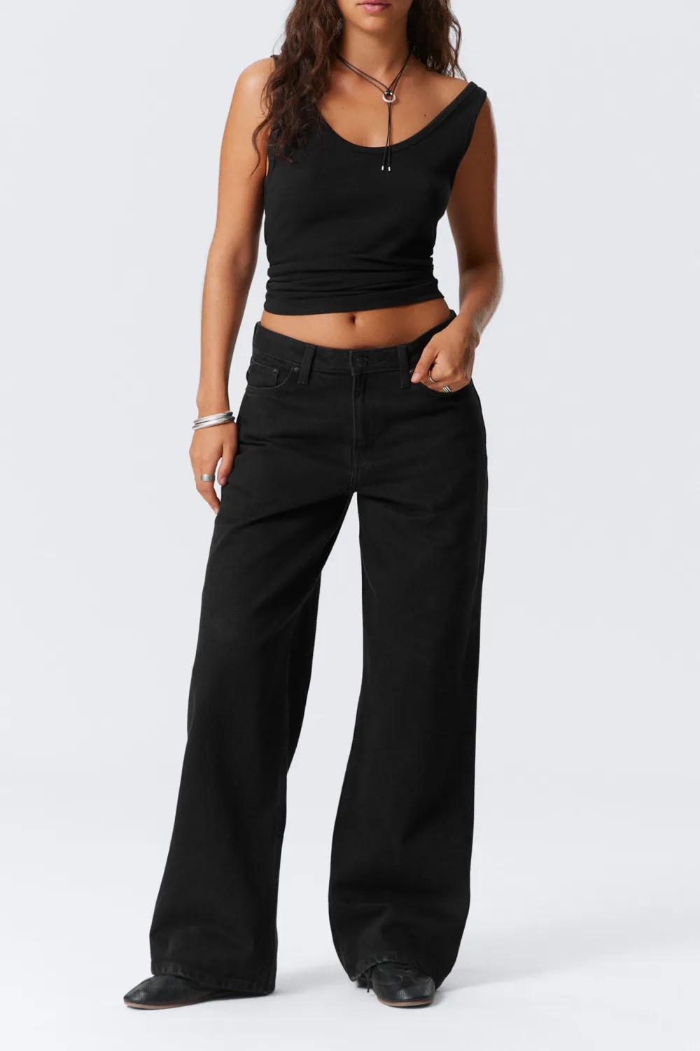 Pocketed Mid Rise Jeans