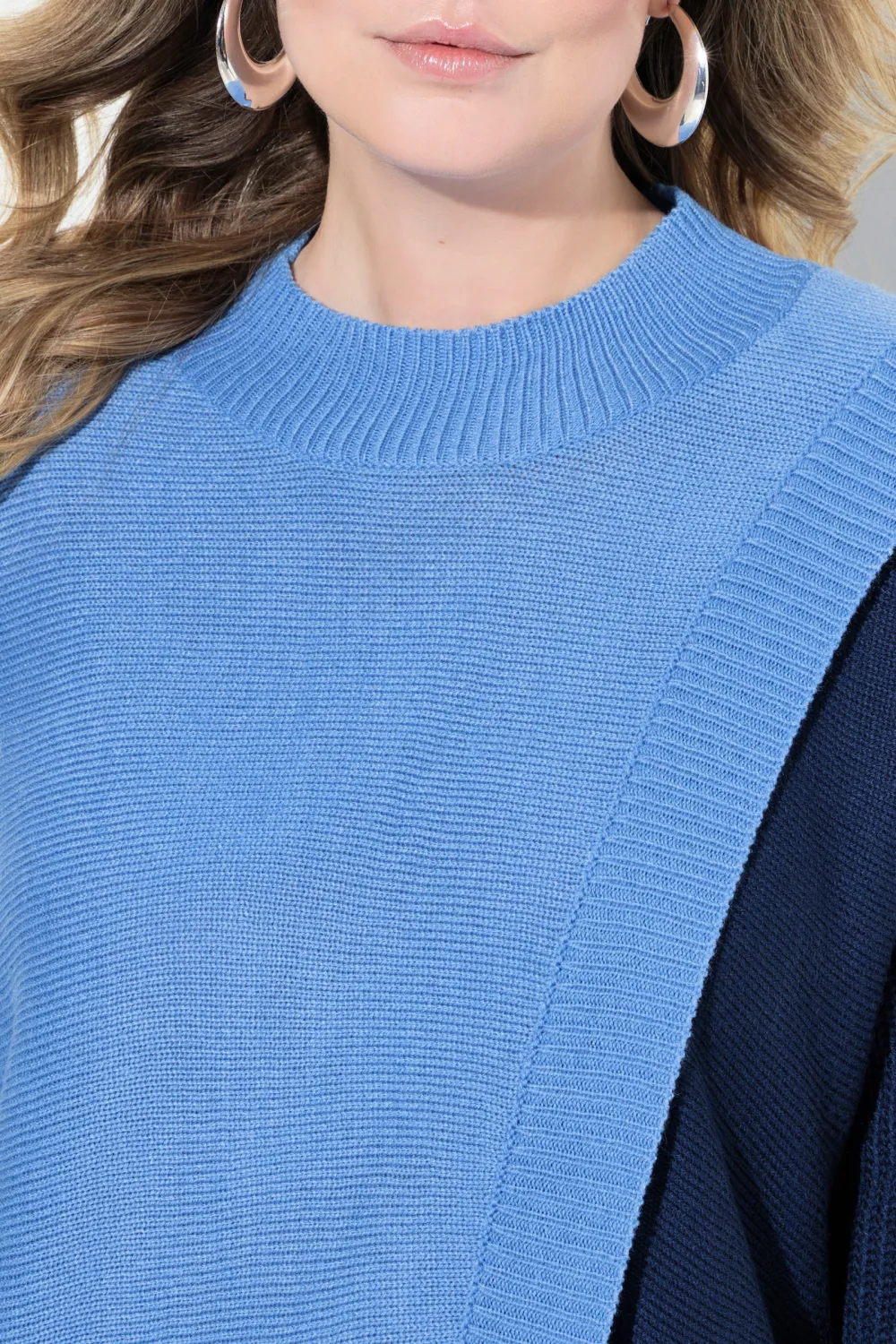 Splicing Round Neck Women's Sweater