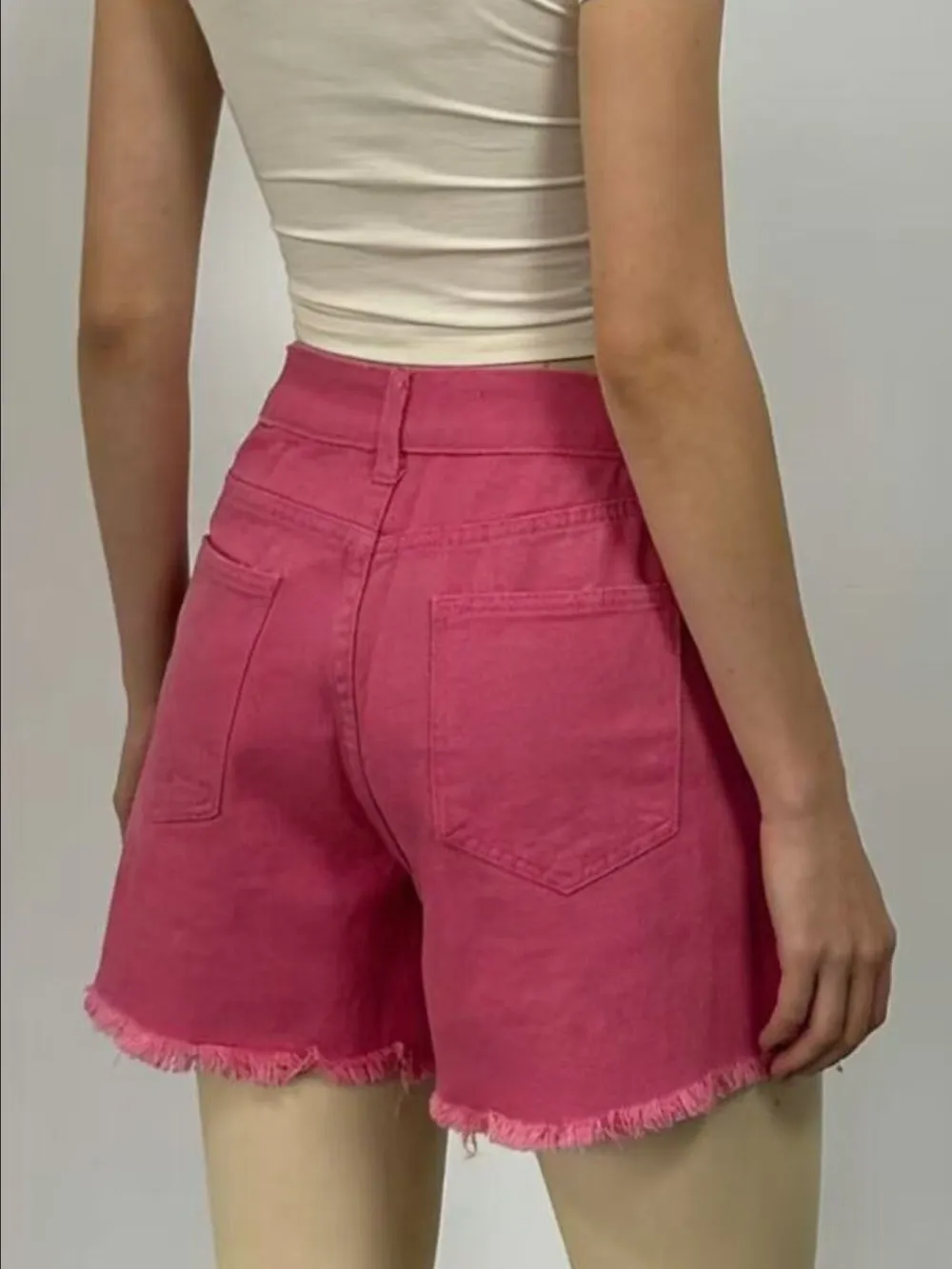 Rhinestone Chain Raw Hem Casual Shorts