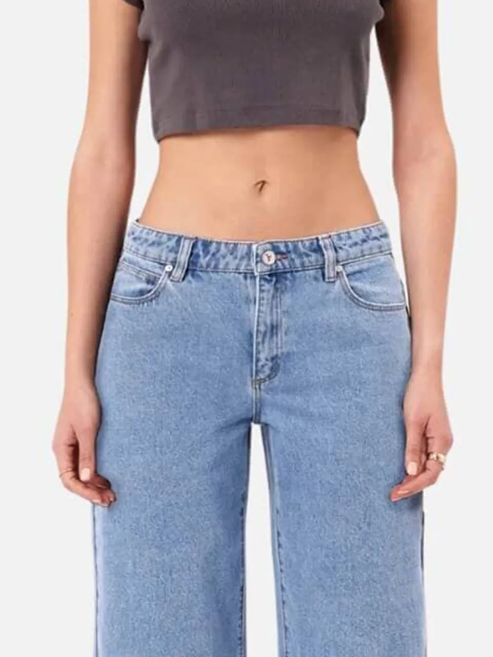Pocketed Low-Rise Straight Jeans