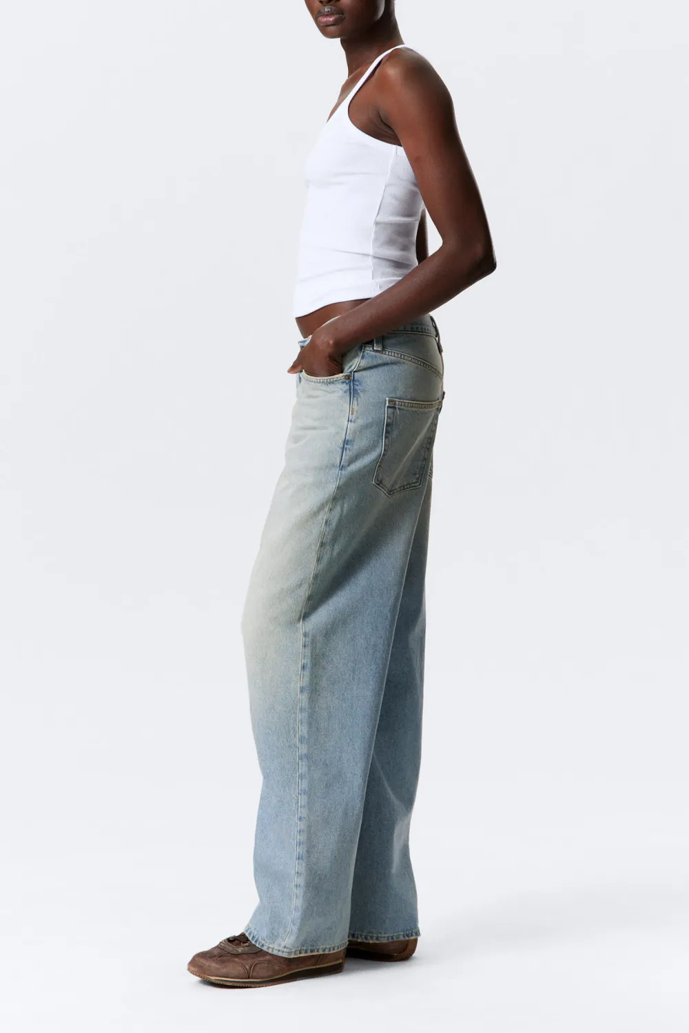 Pocketed Barrel Leg Jeans