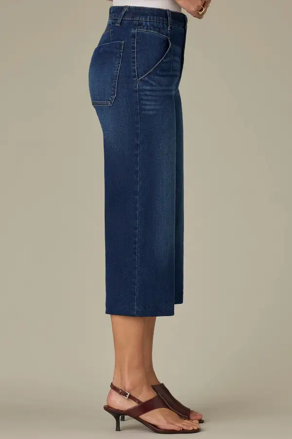 Relaxed Capri Jeans V-pockets