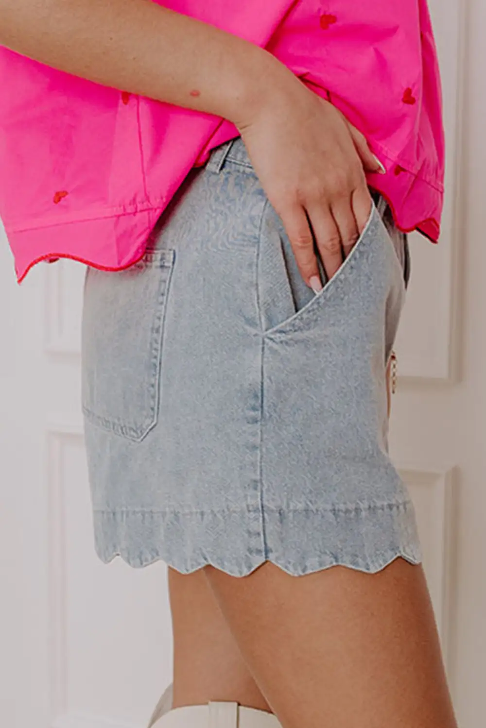 Relaxed Scalloped Hemline Acid Wash High Waist Denim Shorts