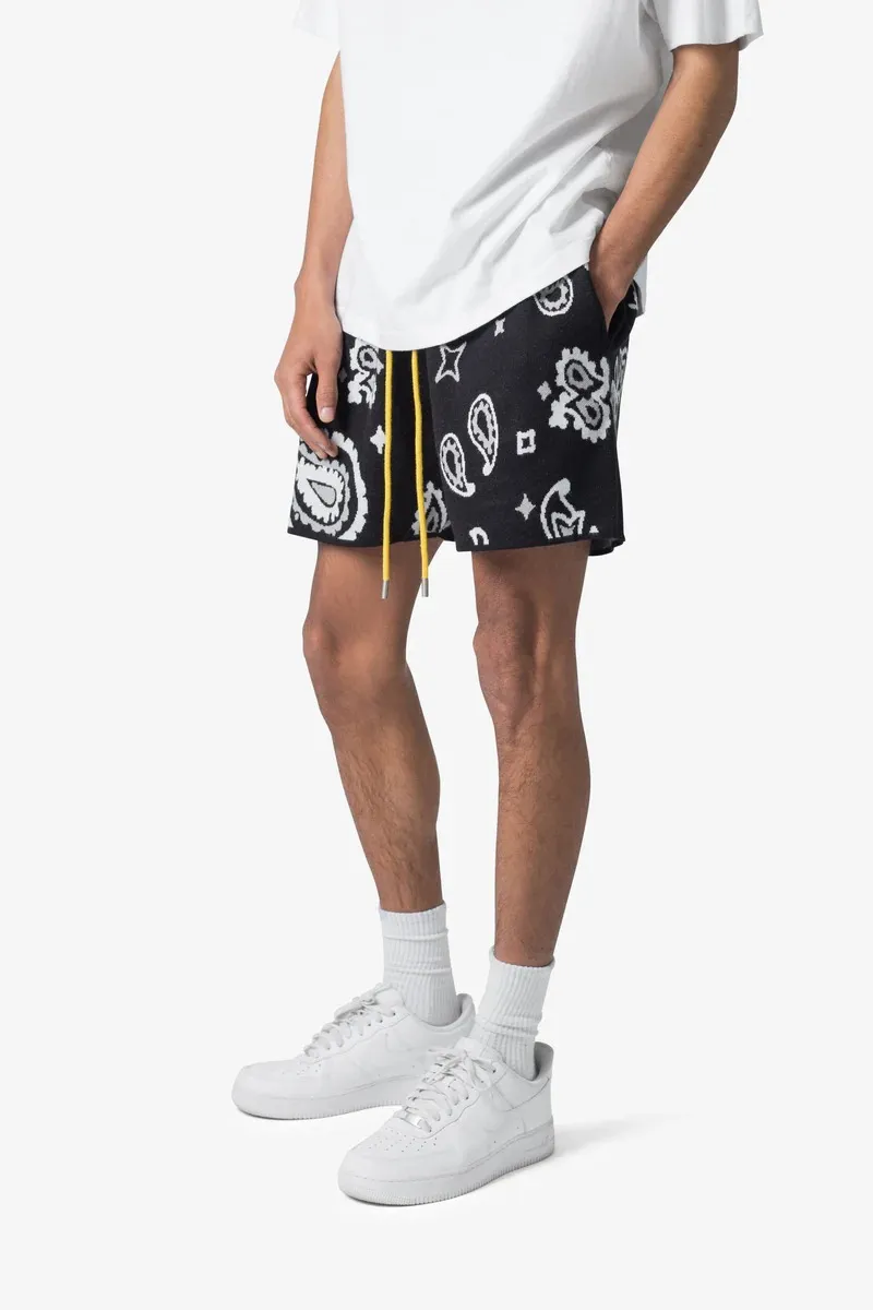 BLACK AND WHITE PAISLEY PRINTED KNIT SHORTS