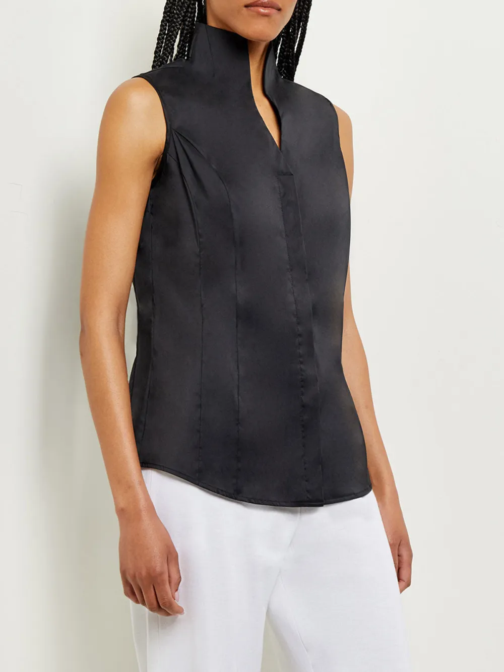 Sleeveless Solid Color Shirt