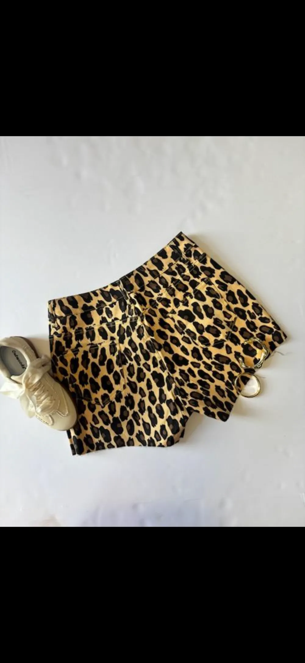 Roomy Cotton Blend Casual Shorts