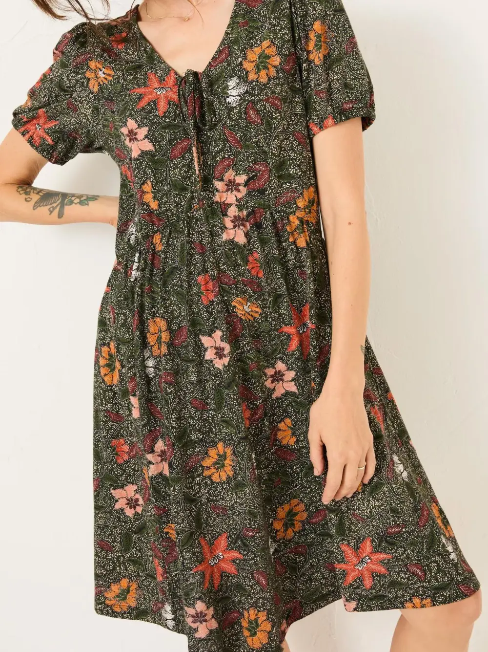 Nell Black Floral Short Sleeve V-Neck Midi Dress