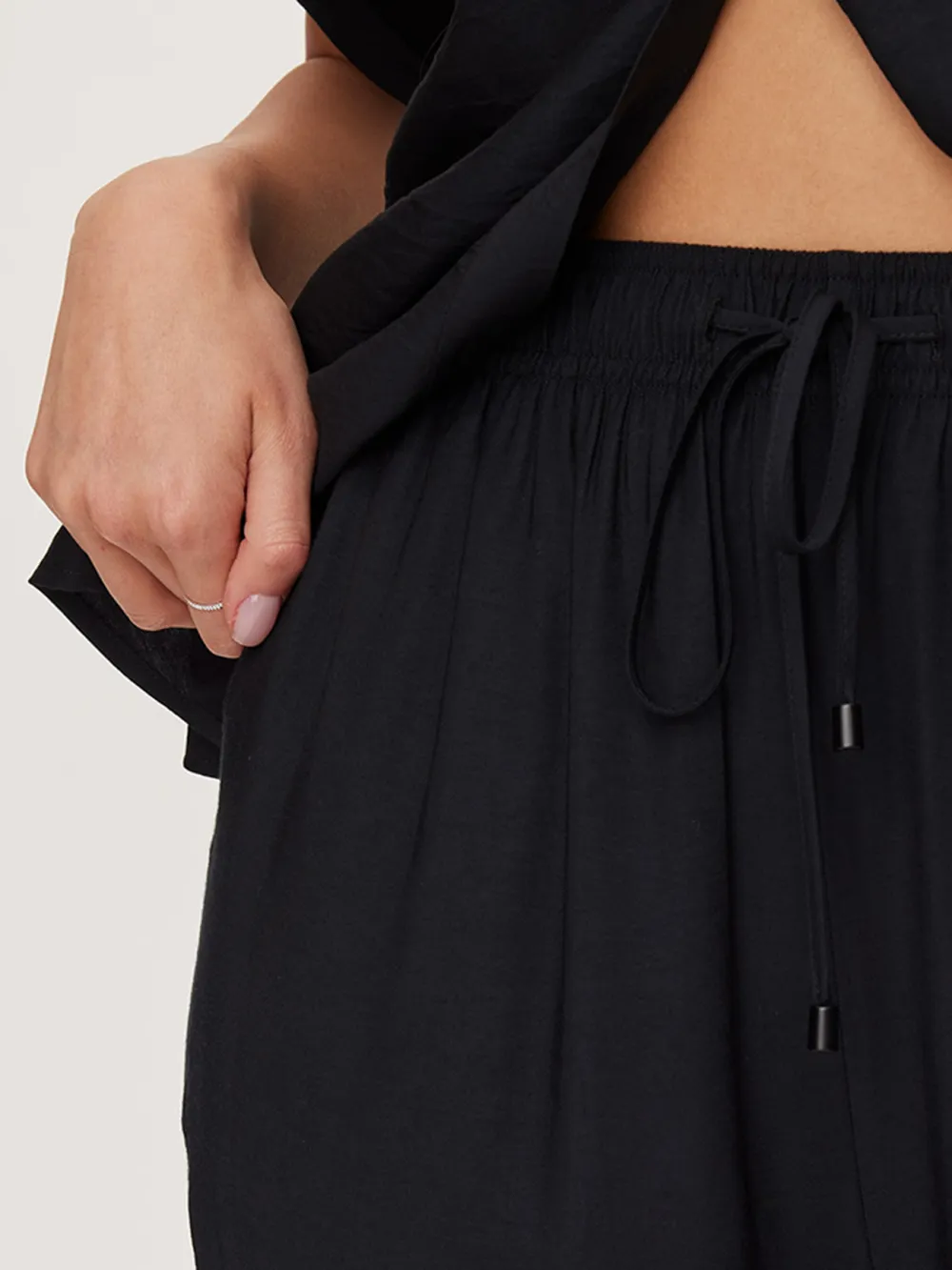 Relaxed Black Pant