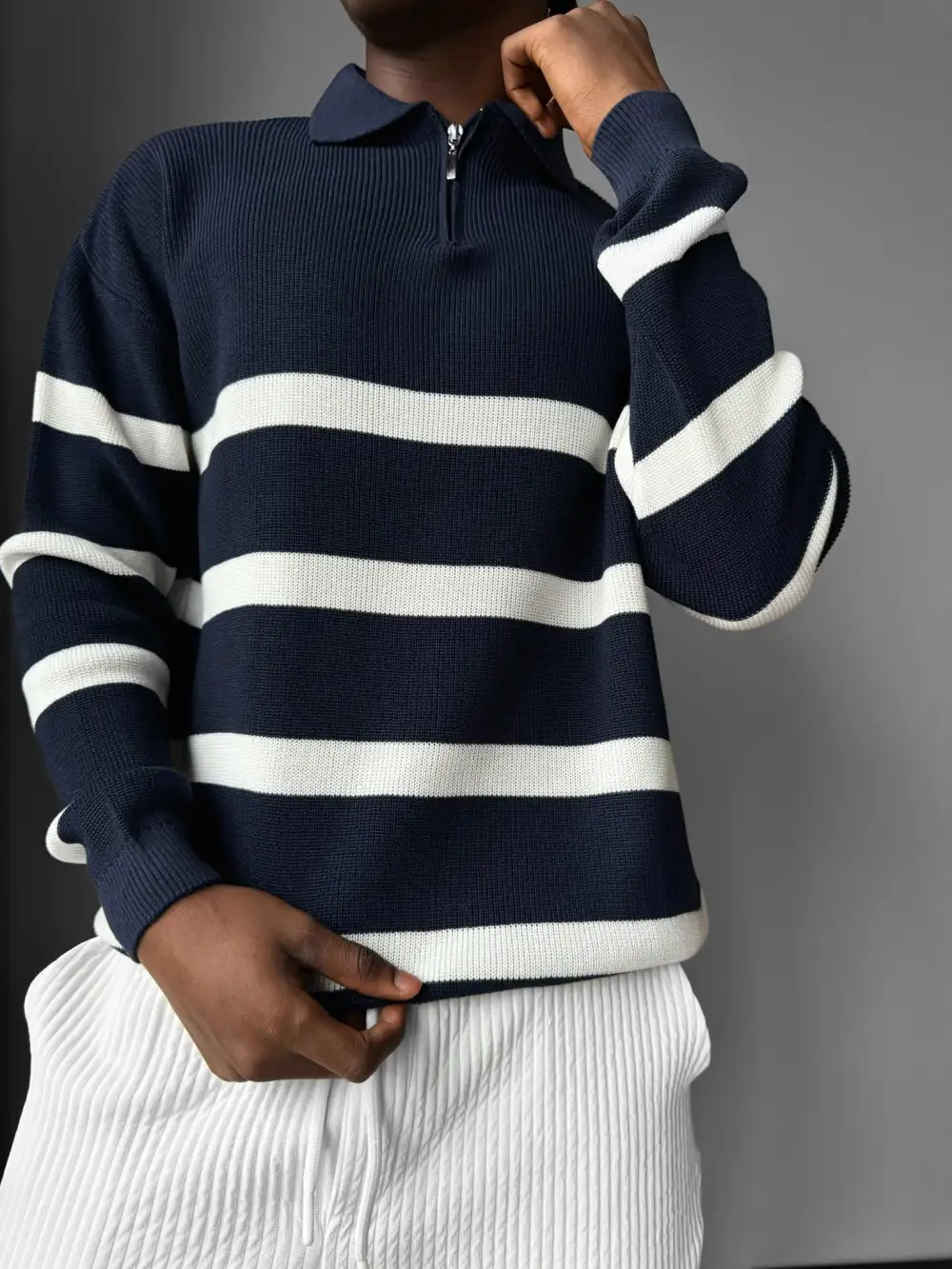 Relaxed Minimal Sweater