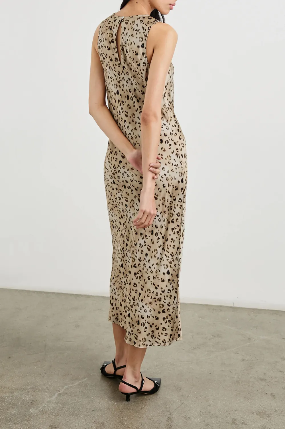 A Pleated Color-Block Dress With An Asymmetrical Side Waist Design