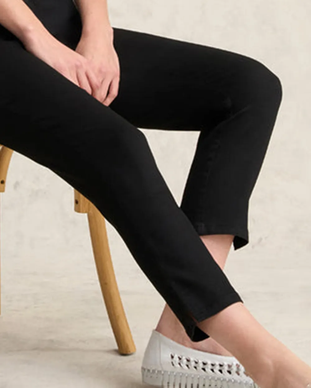 Cropped Pants For Chic Minimalist Style