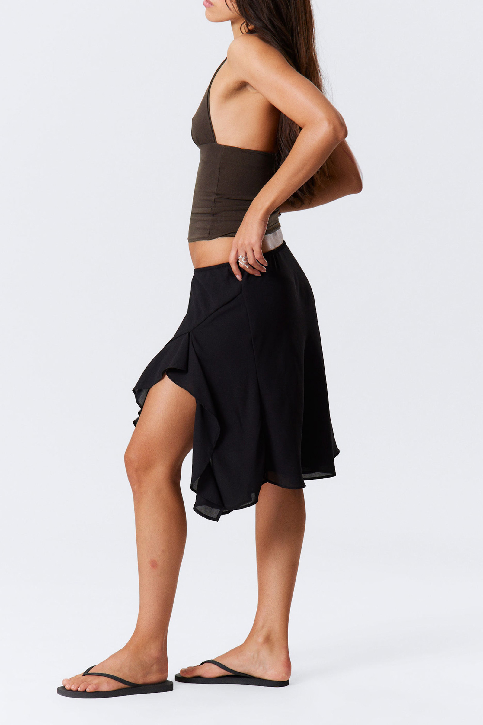 Ruffle Slit Skirt