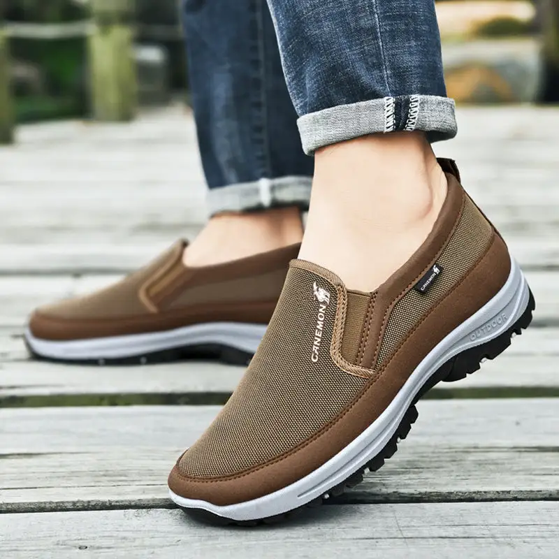 Plus Size Casual Sneakers US 15 Slip-On Walking Shoes Men Breathable Mesh Lightweight Athletic Shoes for Cross-Border Export
