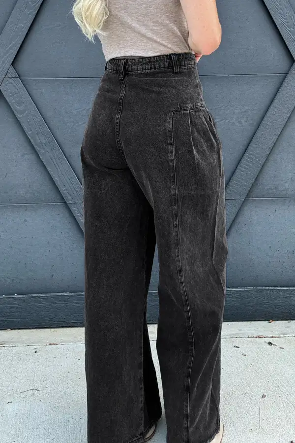 Wide Leg Pleated Mineral Jeans