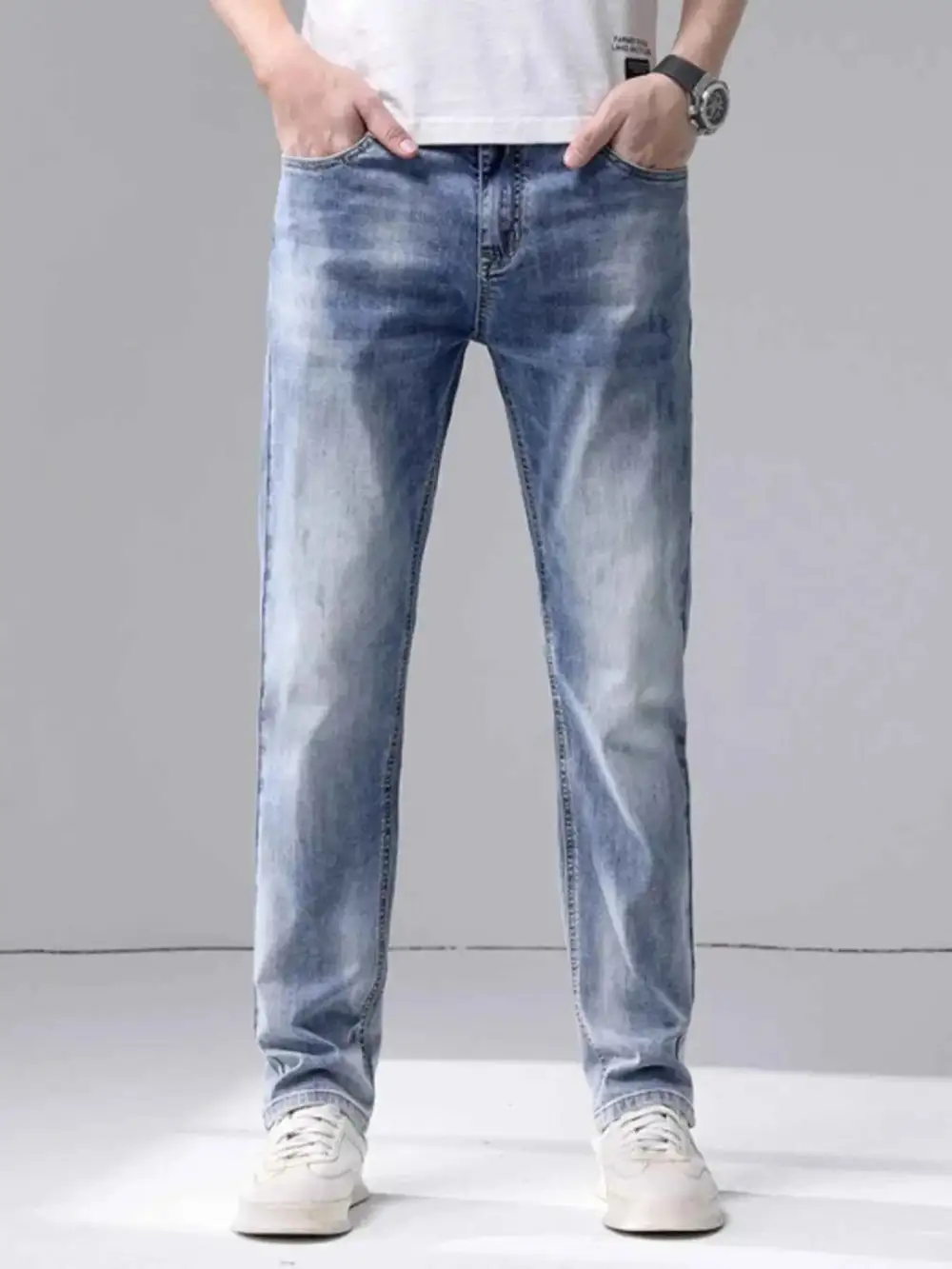 Relaxed Slim Fit Jeans