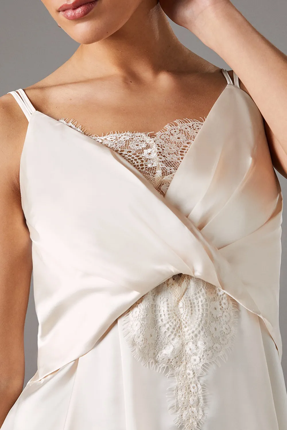 Sleeveless Fitted Ruffle Vest For Ladies