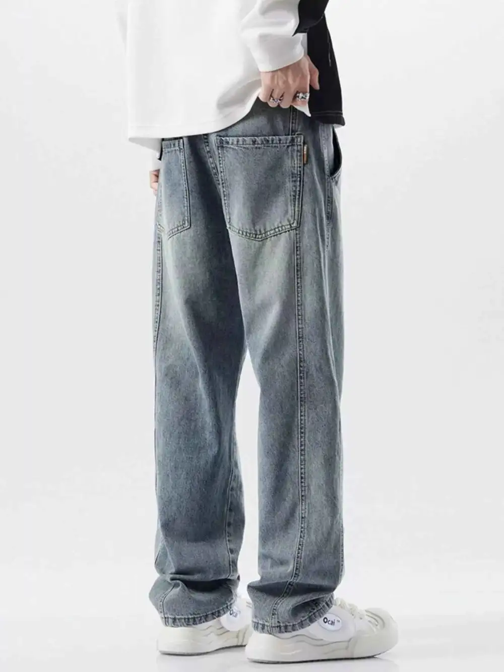 Modern Wash Relaxed Fit Jeans