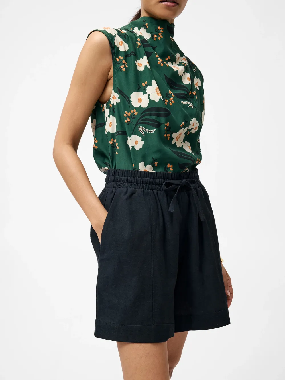 Soft And Breathable Cotton And Linen Loose Shorts