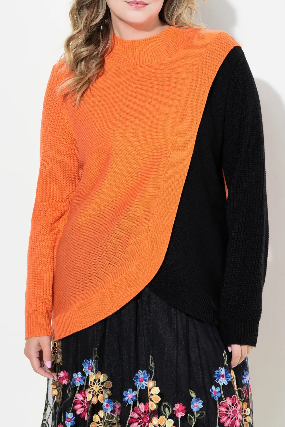 Splicing Round Neck Women's Sweater
