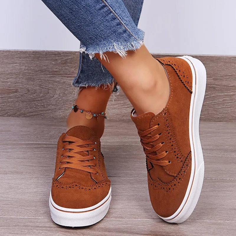 Easygoing Lace Flats Sneakers