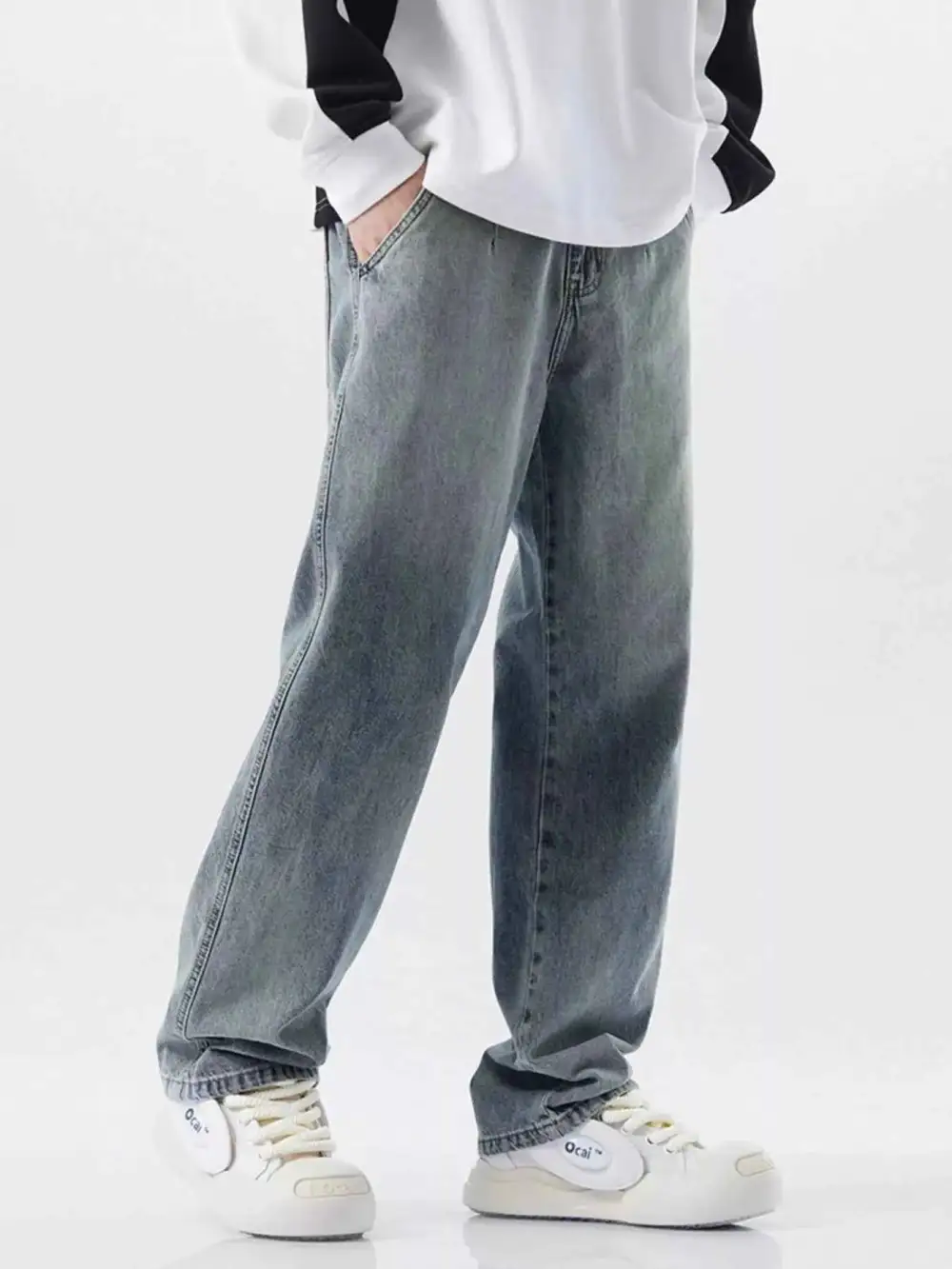 Modern Wash Relaxed Fit Jeans