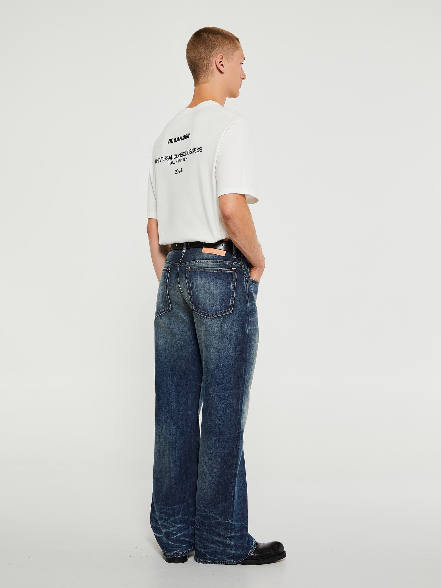 2021M Loose Fit Jeans in Broadway