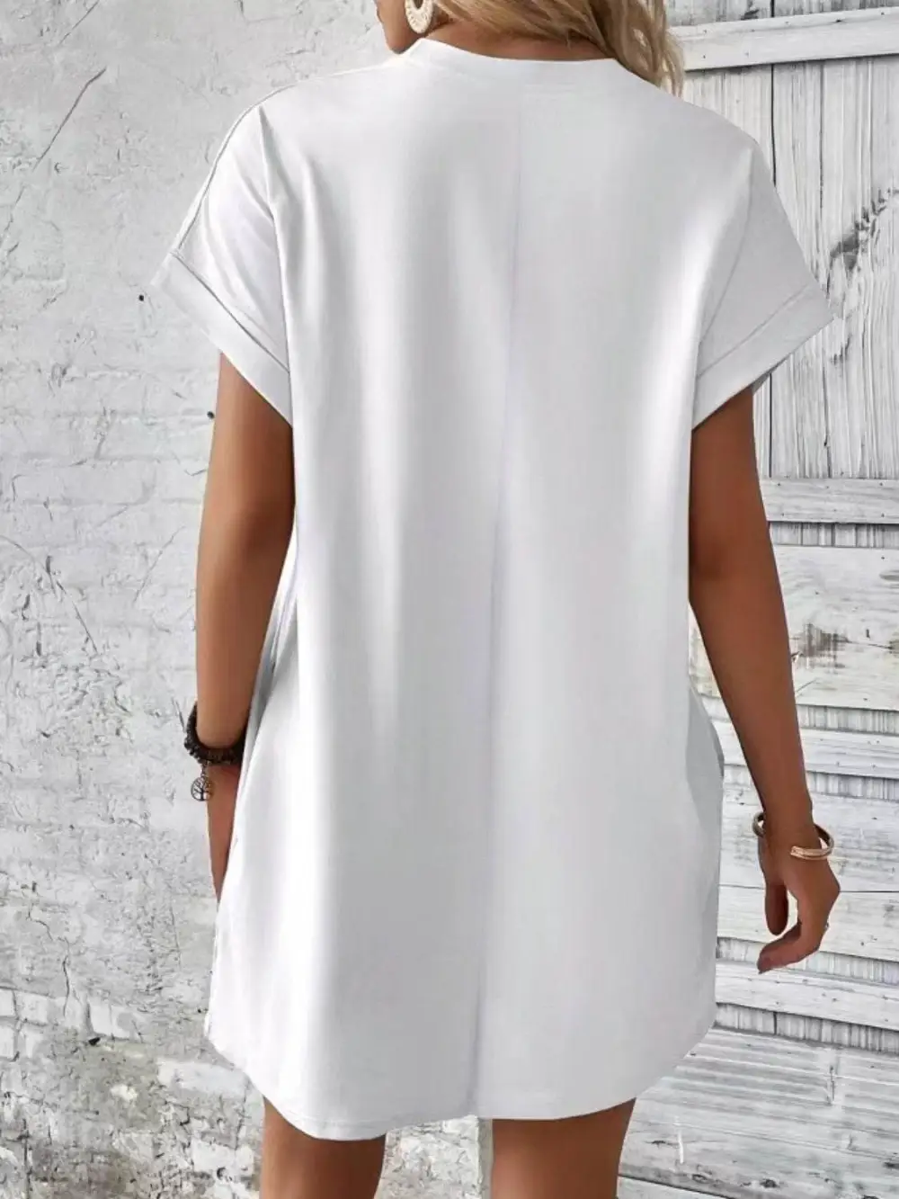 Pocketed Round Neck Short Sleeve Casual Dress