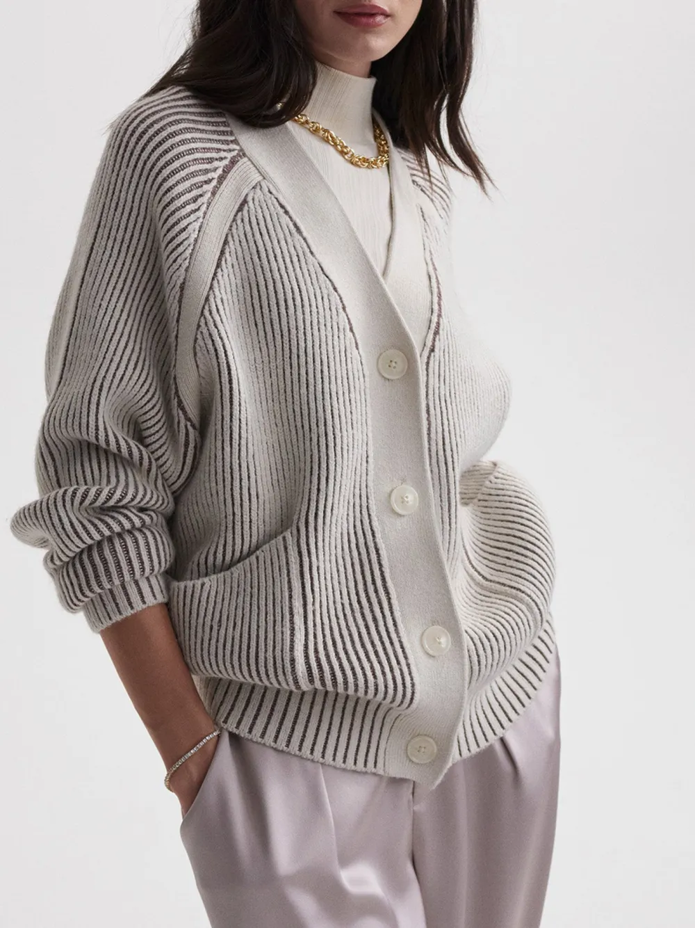 V-Neck Plated Cardigan