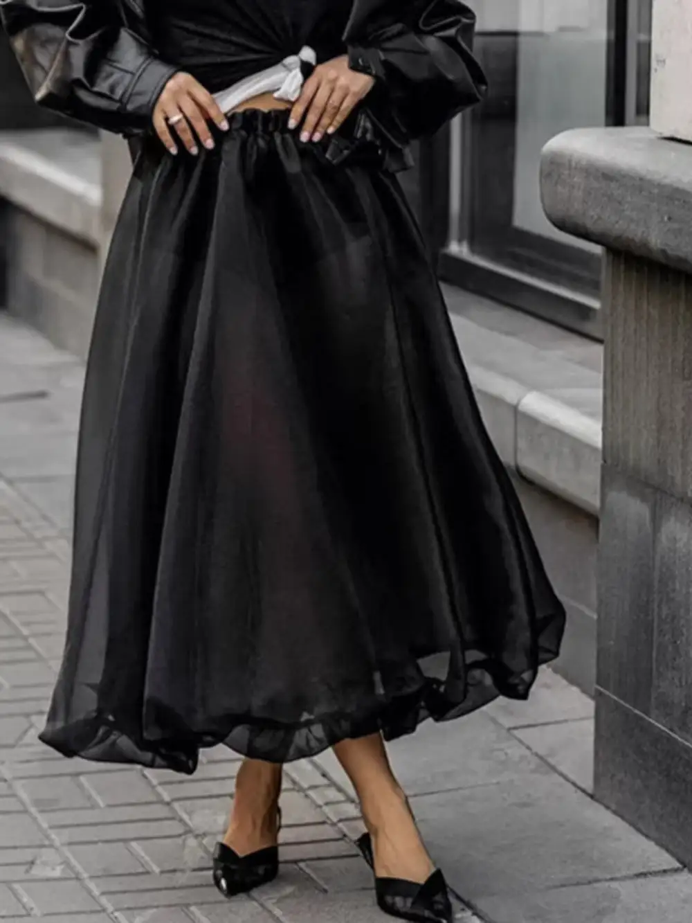 Lightweight Elastic Flowy Skirt